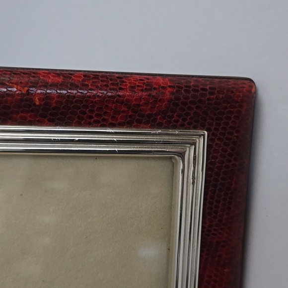 BERGDORF GOODMAN PICTURE FRAME RED LEATHER - Picture 8 of 8